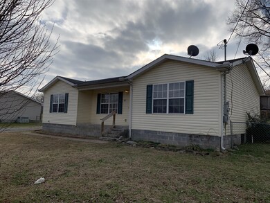 137 Tanner Cir, Shelbyville, TN 37160 - photo 3