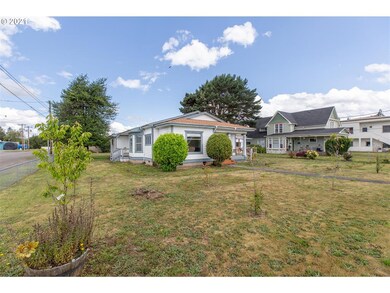 607 Ash St, Myrtle Point, OR 97458 - photo 6