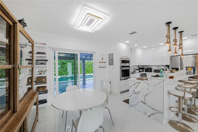 7235 SW 39th St, Miami, FL 33155 - photo 6