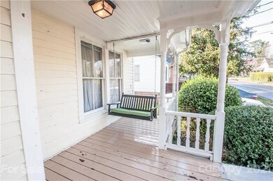 316 S Race St, Statesville, NC 28677 - photo 2