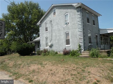 253 Elm St unit LOWER, Pottstown, PA 19464 - photo 2