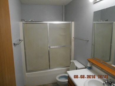 1117 Heartland Hills Dr, Waterloo, IA 50701 - photo 5