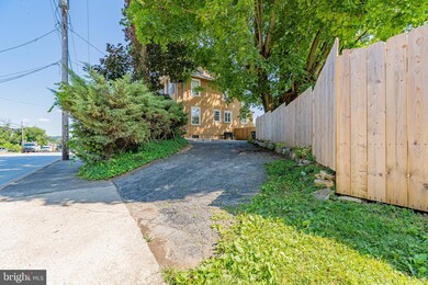 124 Manor Ave, Downingtown, PA 19335 - photo 3