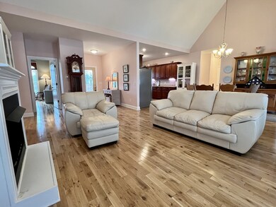 305 Honeysuckle Ln, Shelbyville, TN 37160 - photo 7