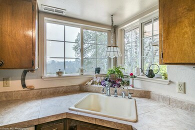 3655 Elizabeth Way, Redding, CA 96001 - photo 6