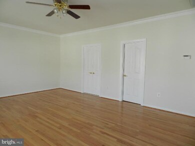 13308 Scotch Run Ct, Centreville, VA 20120 - photo 4