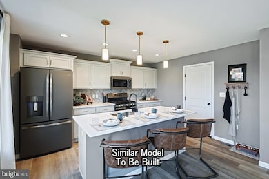 2452 Ventnor Ave, Reading, PA 19605 - photo 4