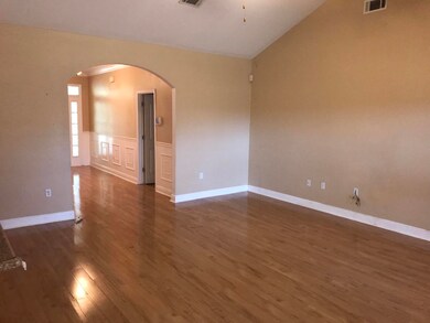 402 Wych Cir, Crestview, FL 32536 - photo 5