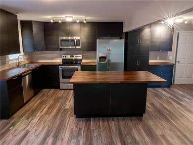 6126 Earnshaw St, Shawnee, KS 66216 - photo 4