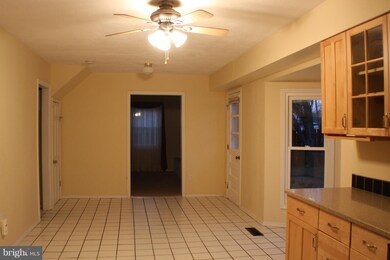 12614 Milburn Ln, Bowie, MD 20715 - photo 5