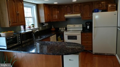 8535 Bauer Dr, Springfield, VA 22152 - photo 4