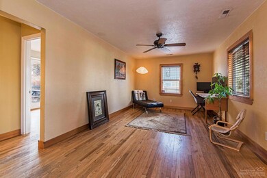 433 NE Hawthorne Ave, Bend, OR 97701 - photo 4