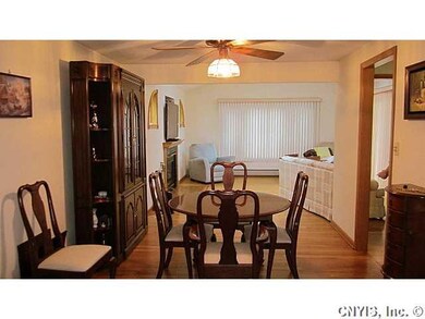 Dining Room The Dining L is centrally located betw