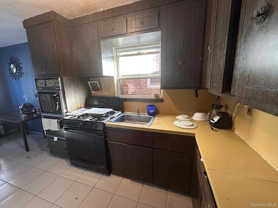 9628 41st Ave, Corona, NY 11368 - photo 3