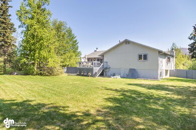 Huge Fenced Yard!