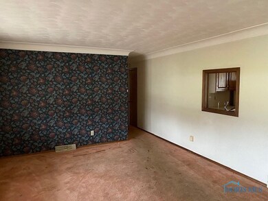 2293 N Manor Dr, Genoa, OH 43430 - photo 2