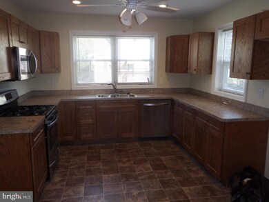 2011 Hammonds Ferry Rd, Halethorpe, MD 21227 - photo 7