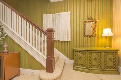 Large Welcoming Foyer