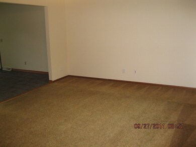 200 N Kerch St, Brooklyn, WI 53521 - photo 3