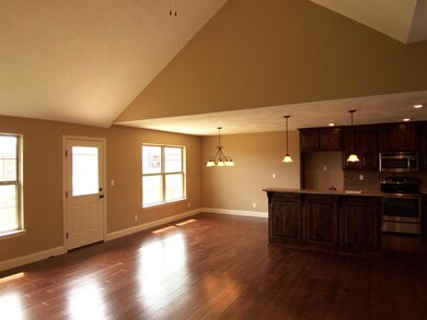 1332 S Appomattox Ave, Republic, MO 65738 - photo 2