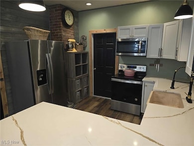 202 Meek Ave, Byesville, OH 43723 - photo 3