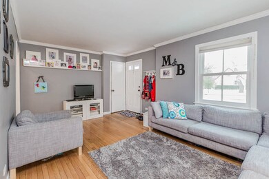 1119 Manchester Rd, Wheaton, IL 60187 - photo 2