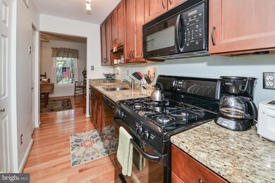 2403 Alsop Ct, Reston, VA 20191 - photo 3