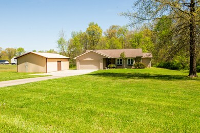 6501 W Ohio Ridge Rd, Columbus, IN 47201 - photo 3
