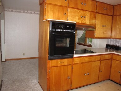 2305 Center Ave, Janesville, WI 53546 - photo 6