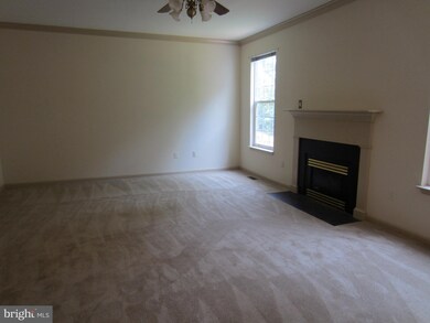 15469 Ambergate Dr, Woodbridge, VA 22193 - photo 5