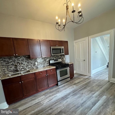 532 Windsor St, Reading, PA 19601 - photo 5