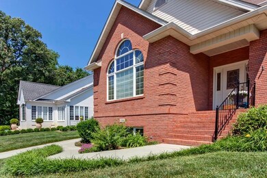 02_SaligugiWay_134_FrontPorch