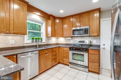 2945 Fort Lee St, Herndon, VA 20171 - photo 7