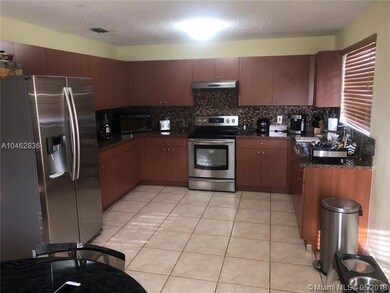 SPACIOUS KITCHEN