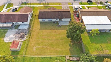 1011 SW 127th Terrace, Davie, FL 33325 - photo 5