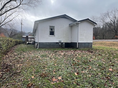 184 A & E Music Rd, Prestonsburg, KY 41653 - photo 4