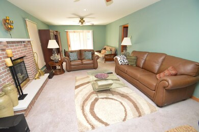 180 Escoll Dr, East Stroudsburg, PA 18301 - photo 4