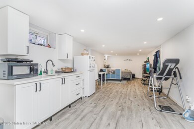 124 van Cortlandt Ave, Staten Island, NY 10301 - photo 3