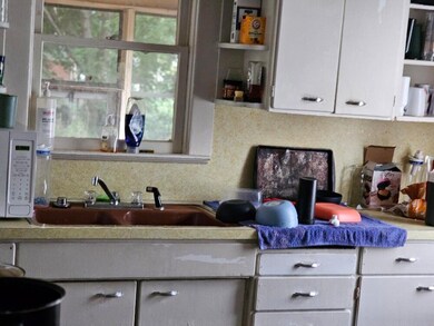 261 Emmett St E, Battle Creek, MI 49017 - photo 5