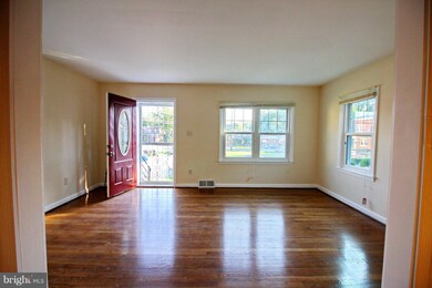 1164 Booker Dr, Capitol Heights, MD 20743 - photo 2