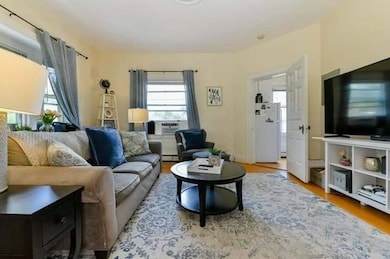 18 Whittier St unit 2, Cambridge, MA 02140 - photo 3