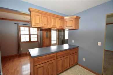 366 Erieview Blvd, Sheffield Lake, OH 44054 - photo 3