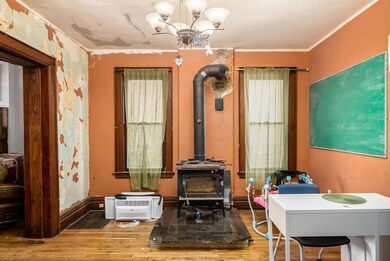 009_R 377 Chittenden Ave 009-