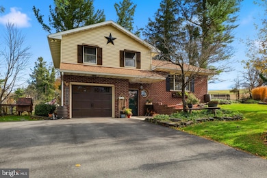 1934 Forge Heights Ln, Spring Grove, PA 17362 - photo 2