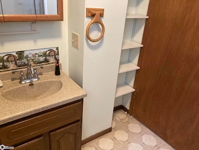 2009 S Central Ave, Burlington, IA 52601 - photo 7