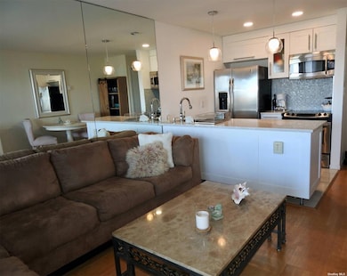 274 Dune Rd unit 6, Westhampton Beach, NY 11978 - photo 4