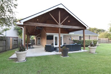 3907 Spring Crest Ct, Pearland, TX 77584 - photo 3