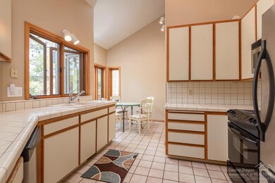 57686 Red Cedar Ln, Sunriver, OR 97707 - photo 7