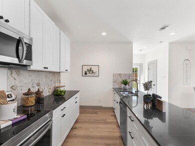 3215 Brazos River Dr, Granbury, TX 76048 - photo 4