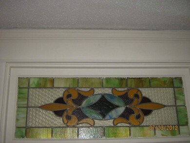 STAIN GLASS WINDOW